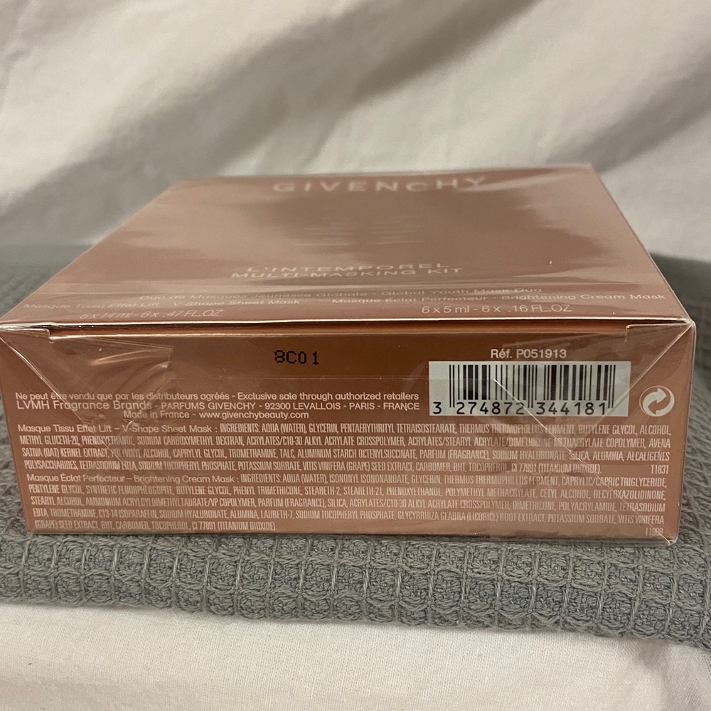 Givenchy L'Intemporel Multi-Masking Kit. - Picture 3 of 3